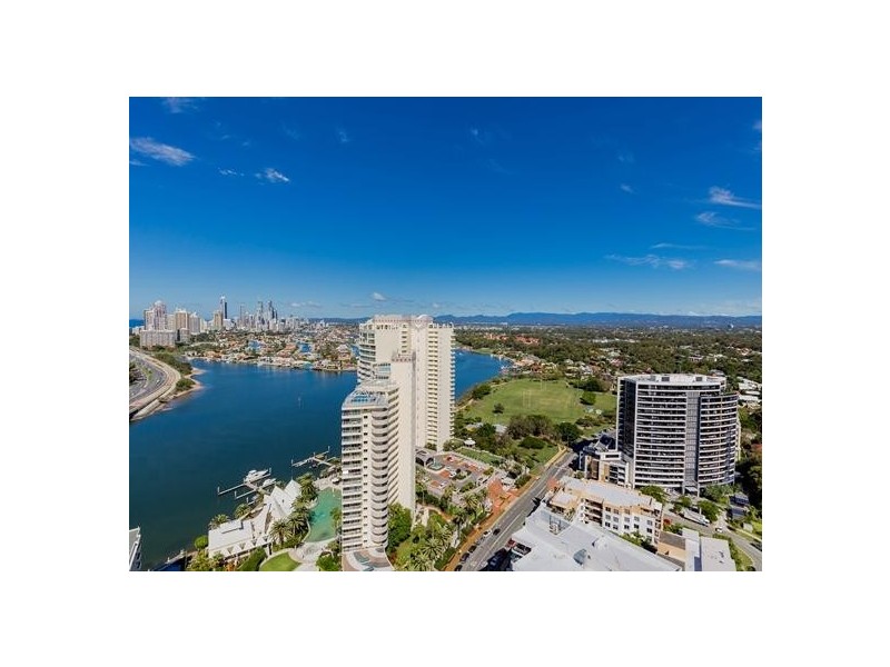 4 Como Crescent, Southport QLD 4215