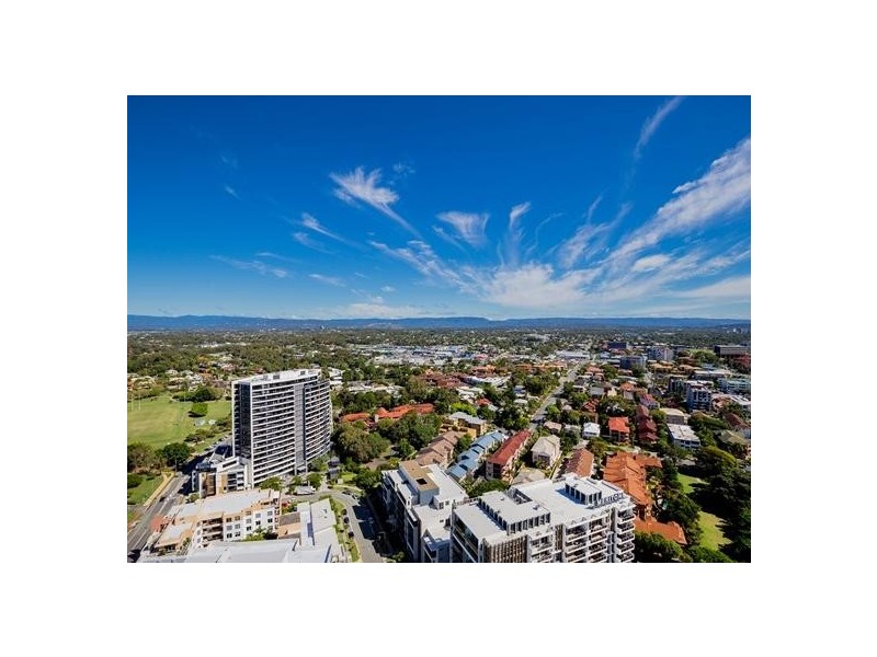 4 Como Crescent, Southport QLD 4215