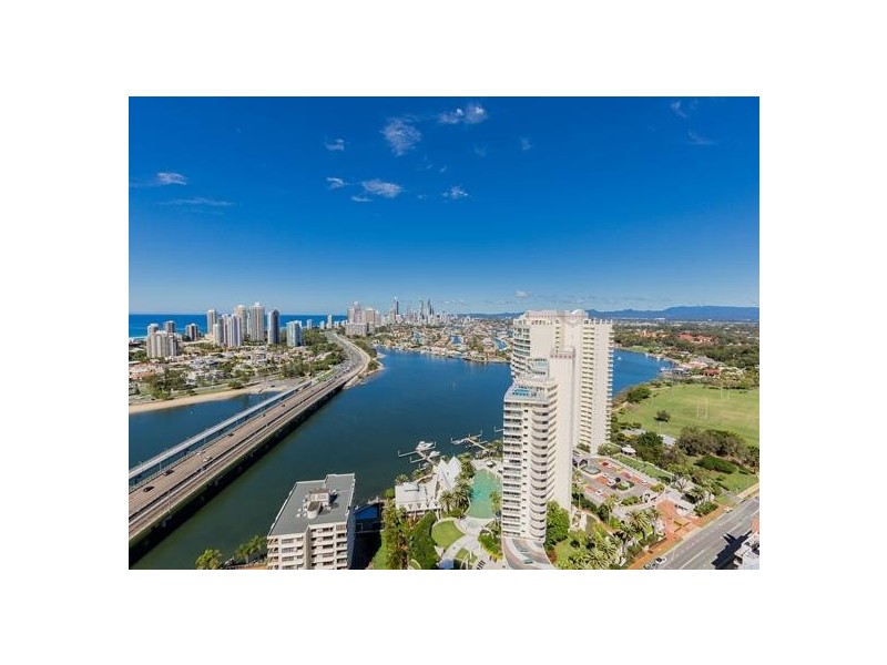 4 Como Crescent, Southport QLD 4215