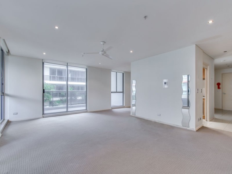 3 Como Crescent, Southport QLD 4215