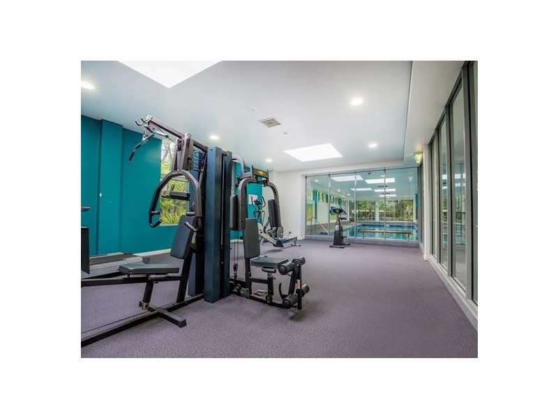 3 Como Crescent, Southport QLD 4215