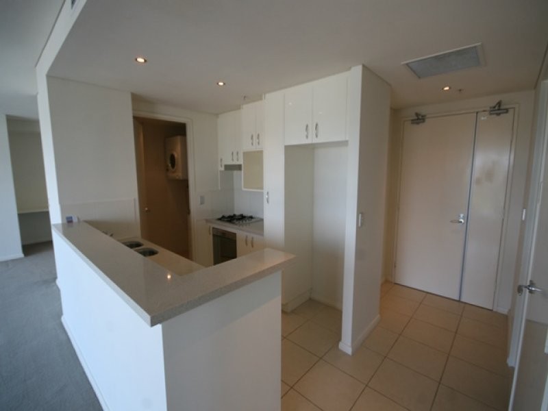 1709/1 Como Crescent, Southport QLD 4215
