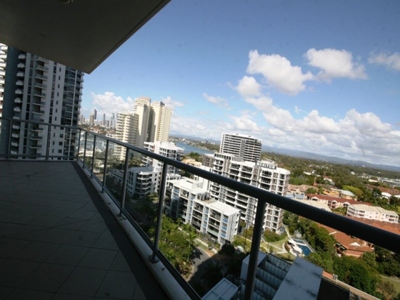 1709/1 Como Crescent, Southport QLD 4215