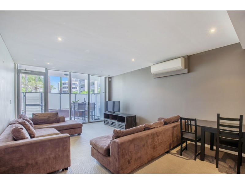 207/3 Como Crescent, Southport QLD 4215