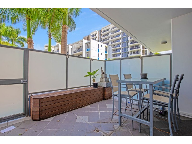 207/3 Como Crescent, Southport QLD 4215