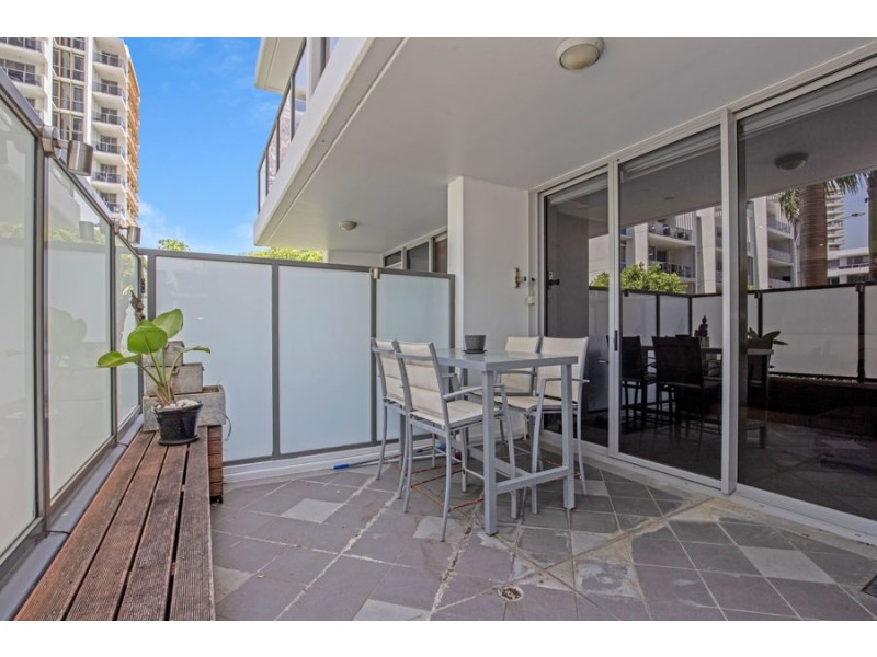 207/3 Como Crescent, Southport QLD 4215