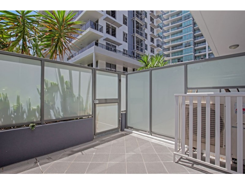 207/3 Como Crescent, Southport QLD 4215