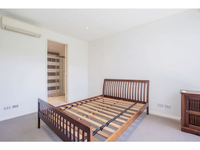 207/3 Como Crescent, Southport QLD 4215