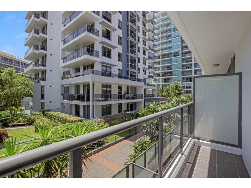 207/3 Como Crescent, Southport QLD 4215
