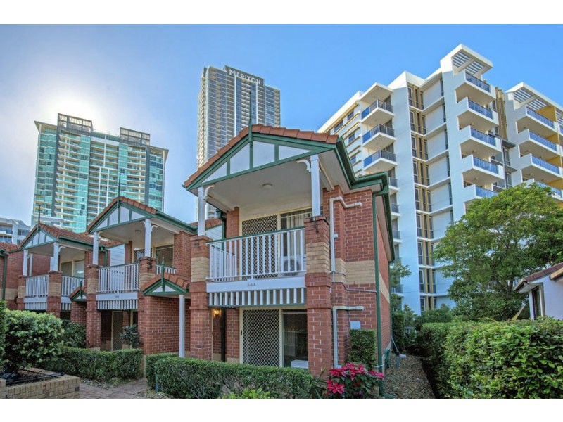 53 Bauer Street, Southport QLD 4215