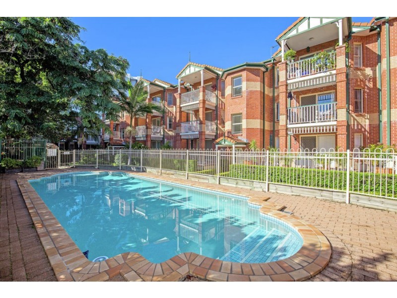 53 Bauer Street, Southport QLD 4215