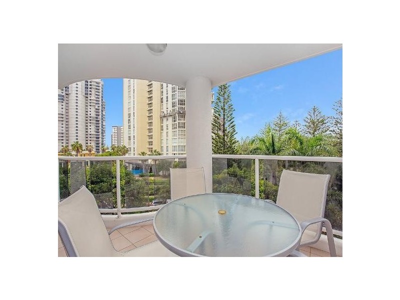 13/1 Hughes Avenue, Main Beach QLD 4217