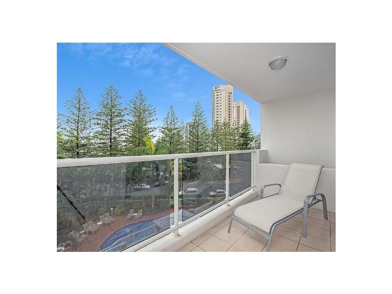 13/1 Hughes Avenue, Main Beach QLD 4217