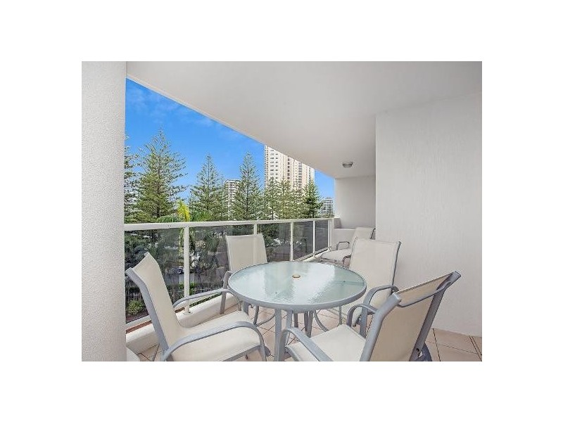 13/1 Hughes Avenue, Main Beach QLD 4217