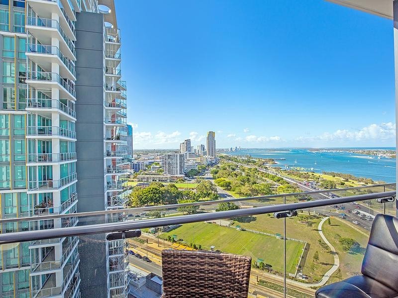 1402/2 Como Crescent, Southport QLD 4215