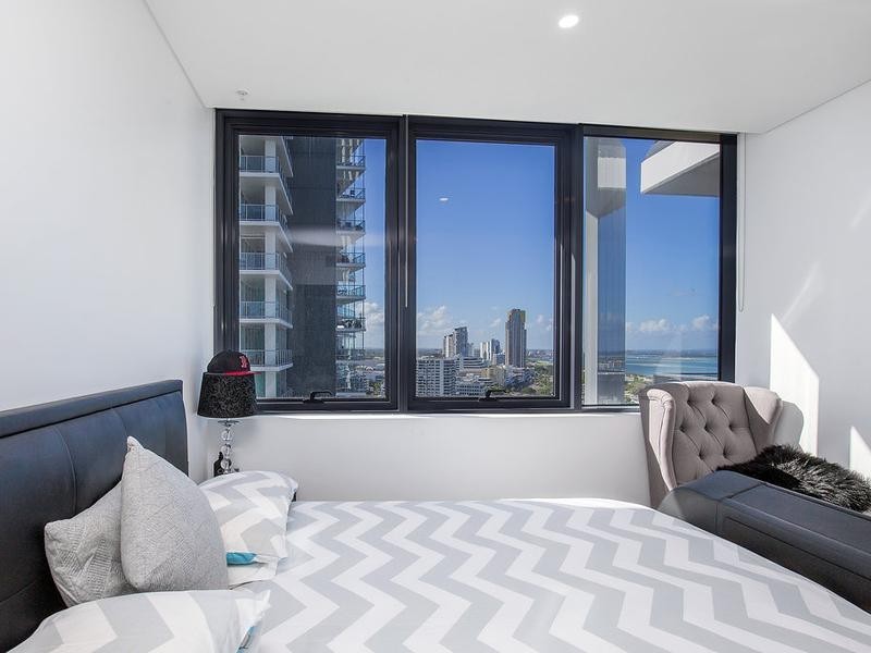 1402/2 Como Crescent, Southport QLD 4215