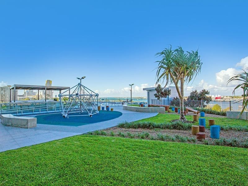 1402/2 Como Crescent, Southport QLD 4215