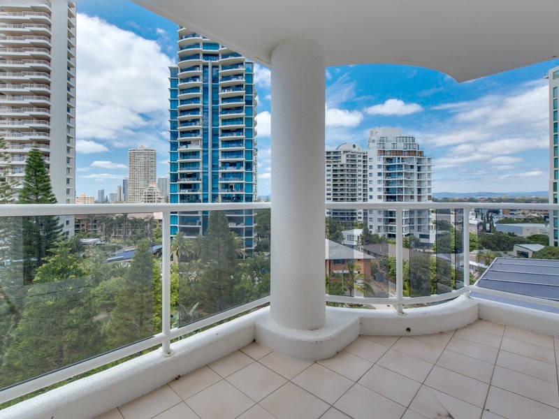 24/1 Hughes Avenue, Main Beach QLD 4217