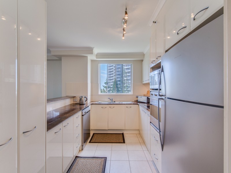 24/1 Hughes Avenue, Main Beach QLD 4217