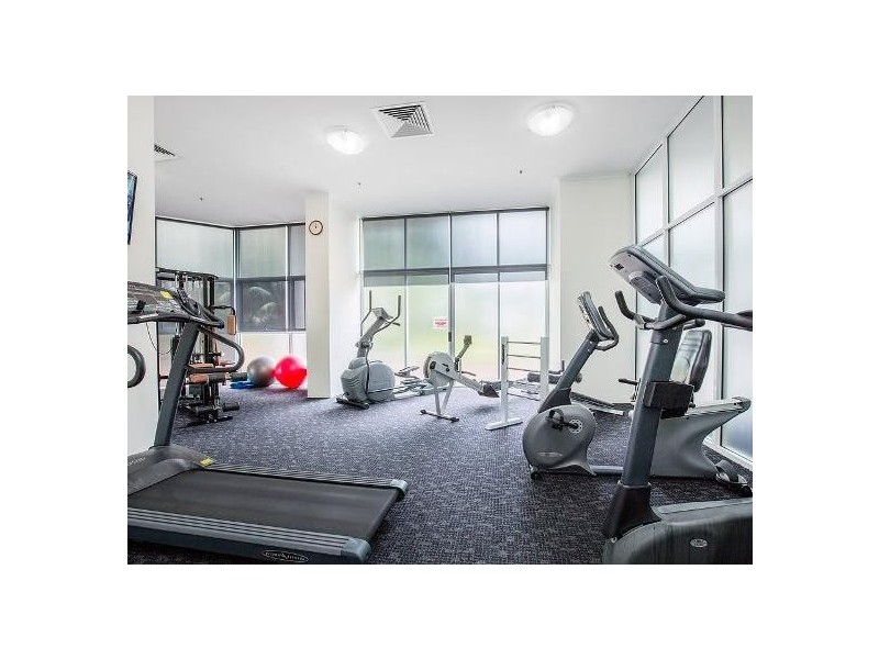 24/1 Hughes Avenue, Main Beach QLD 4217