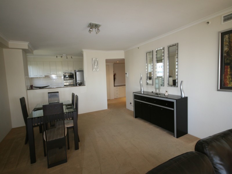 24/1 Hughes Avenue, Main Beach QLD 4217