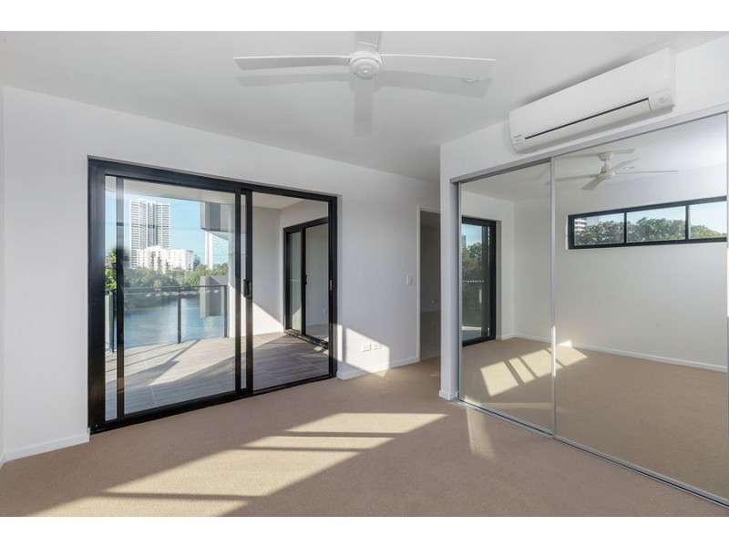 9 Hooker Boulevard, Broadbeach QLD 4218