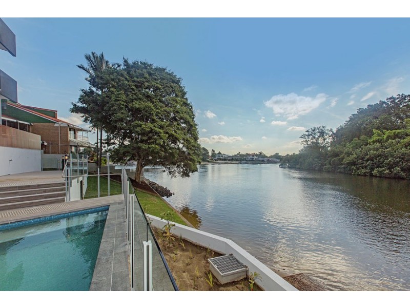 9 Hooker Boulevard, Broadbeach QLD 4218