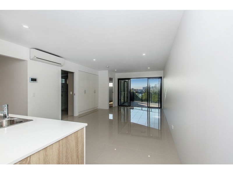 9 Hooker Boulevard, Broadbeach QLD 4218