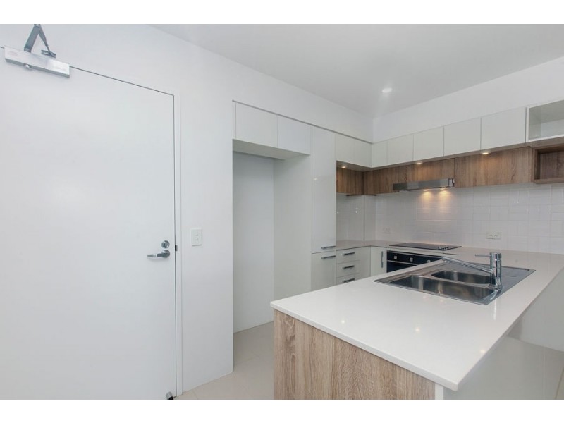 9 Hooker Boulevard, Broadbeach QLD 4218