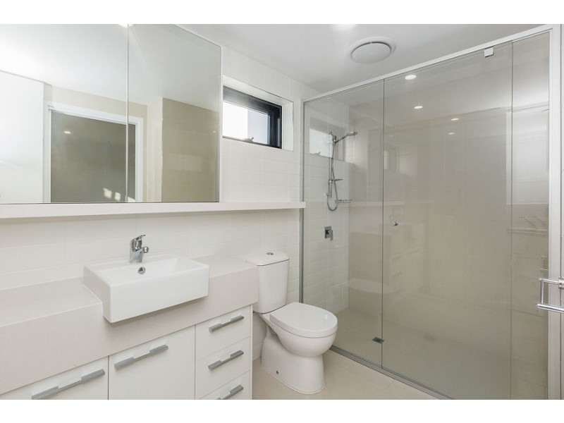 9 Hooker Boulevard, Broadbeach QLD 4218