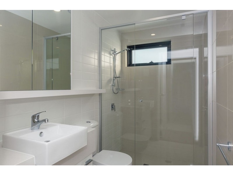 9 Hooker Boulevard, Broadbeach QLD 4218