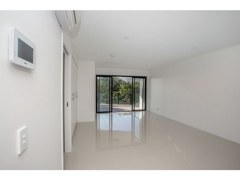 9 Hooker Boulevard, Broadbeach QLD 4218