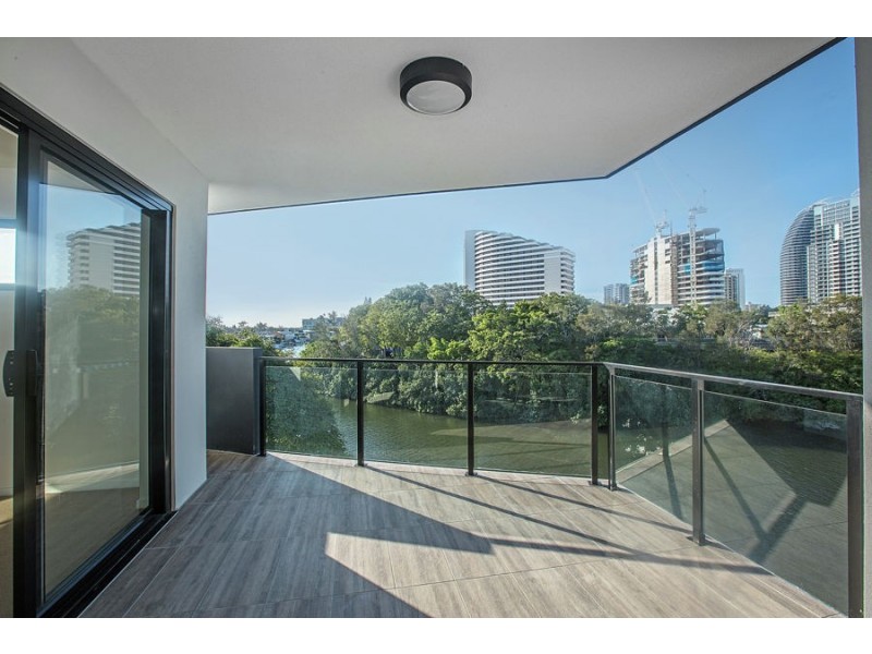 9 Hooker Boulevard, Broadbeach QLD 4218