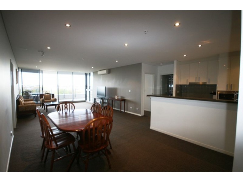 4 Como Crescent, Southport QLD 4215