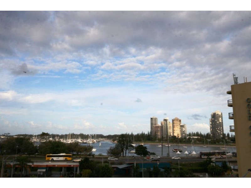 4 Como Crescent, Southport QLD 4215