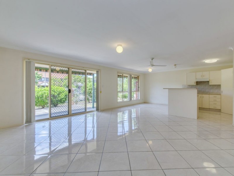 2 Brown Street, Labrador QLD 4215