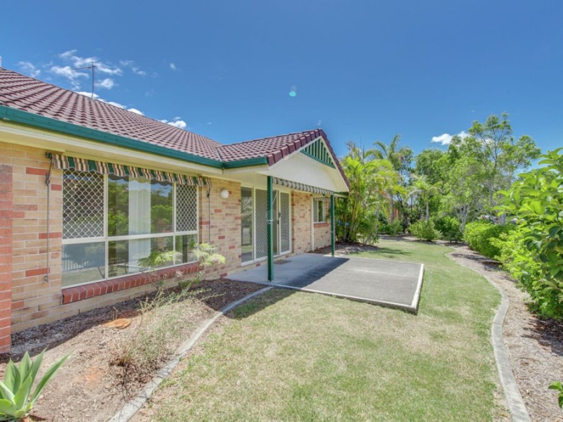 2 Brown Street, Labrador QLD 4215
