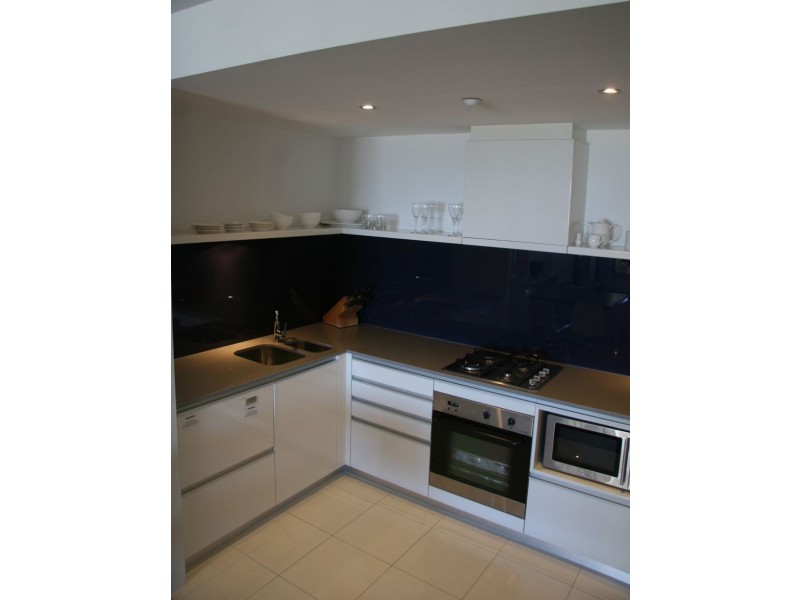 9 Fenry Avenue, Surfers Paradise QLD 4217