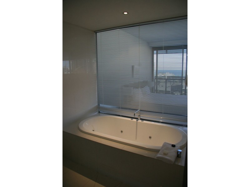 9 Fenry Avenue, Surfers Paradise QLD 4217