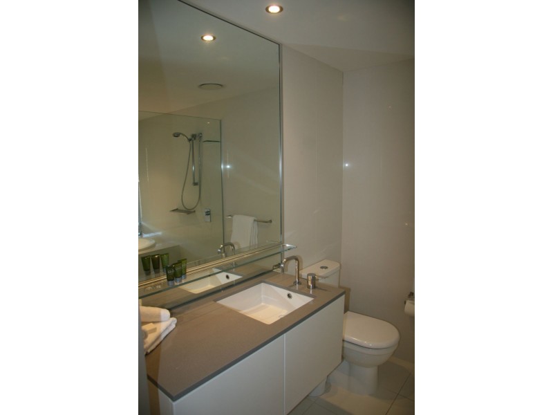 9 Fenry Avenue, Surfers Paradise QLD 4217