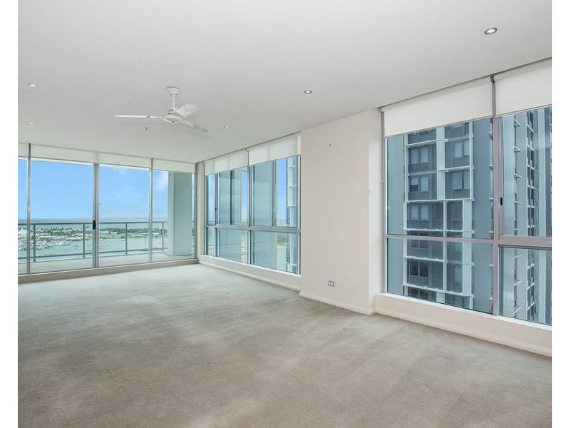 1 Como Crescent, Southport QLD 4215
