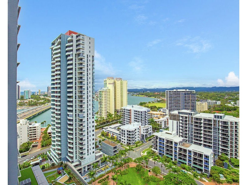 1 Como Crescent, Southport QLD 4215