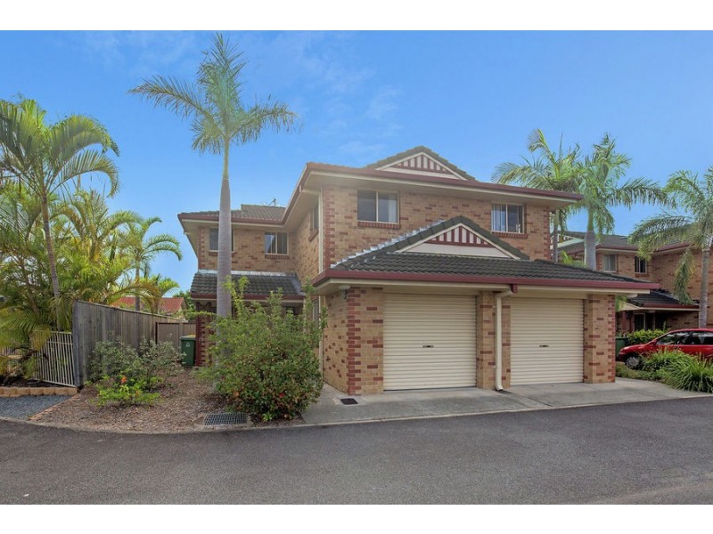 D/2 Brown Street, Labrador QLD 4215