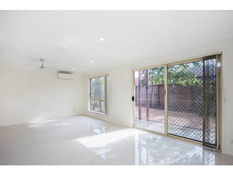 D/2 Brown Street, Labrador QLD 4215
