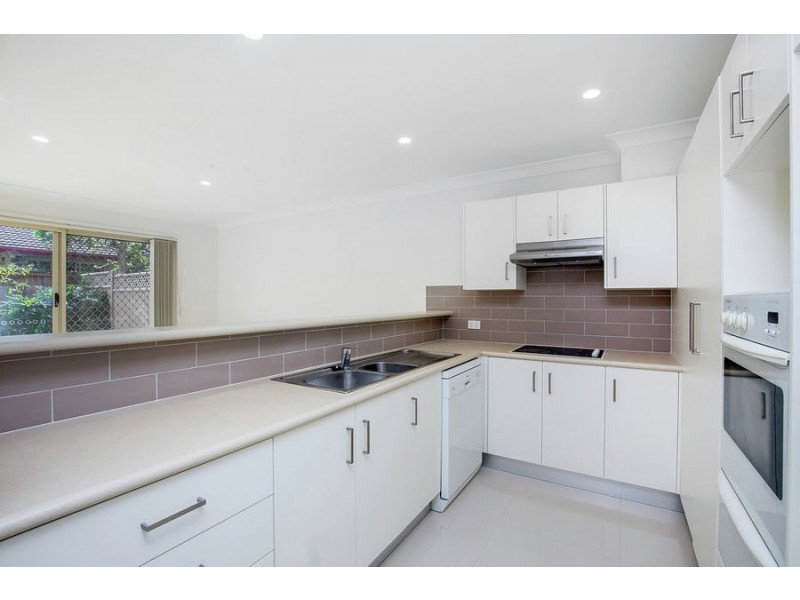 D/2 Brown Street, Labrador QLD 4215