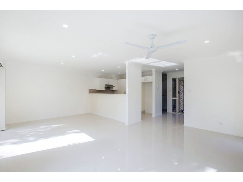 D/2 Brown Street, Labrador QLD 4215