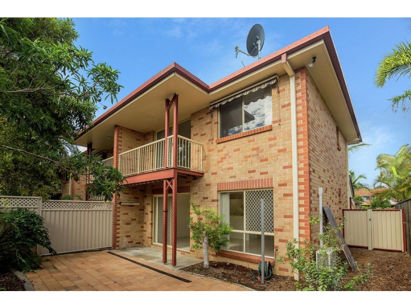 D/2 Brown Street, Labrador QLD 4215