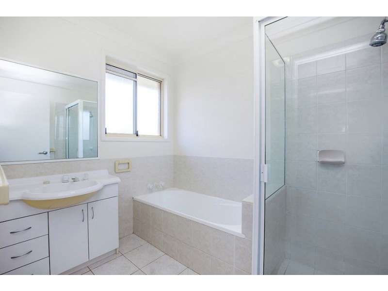 D/2 Brown Street, Labrador QLD 4215