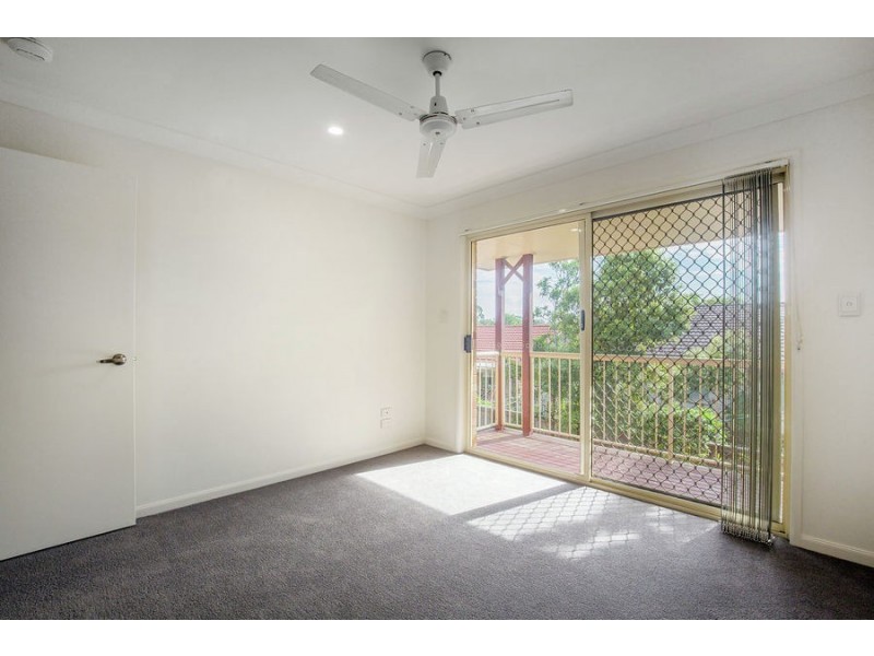 D/2 Brown Street, Labrador QLD 4215