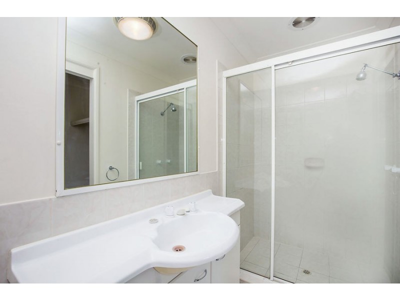 D/2 Brown Street, Labrador QLD 4215